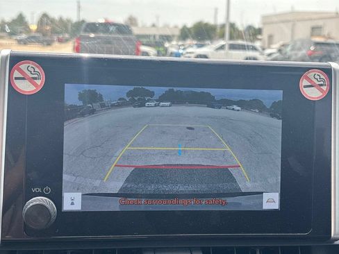 Used 2025 Toyota RAV4 XLE FWD image 10