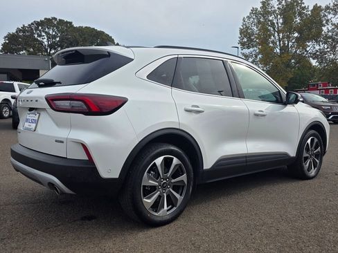 Used 2023 Ford Escape Platinum w/ Premium Technology Package image 2