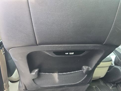 Used 2024 Chrysler Pacifica Limited FWD image 16