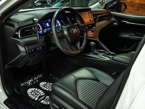 Used 2023 Toyota Camry SE image 8