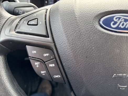 Used 2022 Ford Edge SE w/ Black Appearance Package image 18