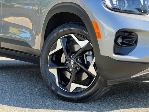 Certified 2025 Kia Seltos EX w/ EX Sunroof Package AWD/4WD image 2