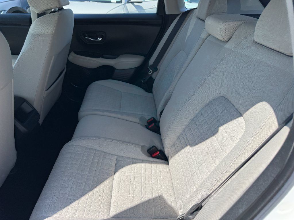 Used 2023 Honda HR-V LX image 16