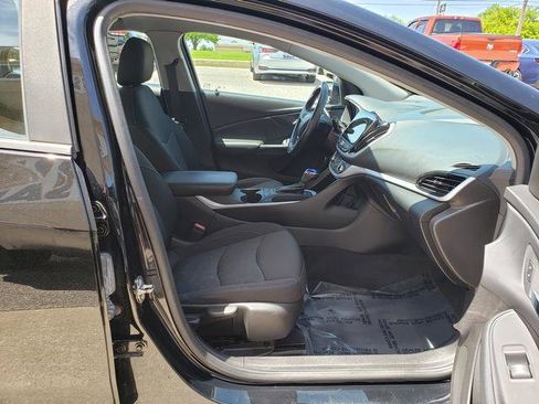 Used 2018 Chevrolet Volt LT w/ Comfort Package FWD image 18