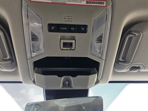 Used 2024 Toyota RAV4 XLE FWD image 53