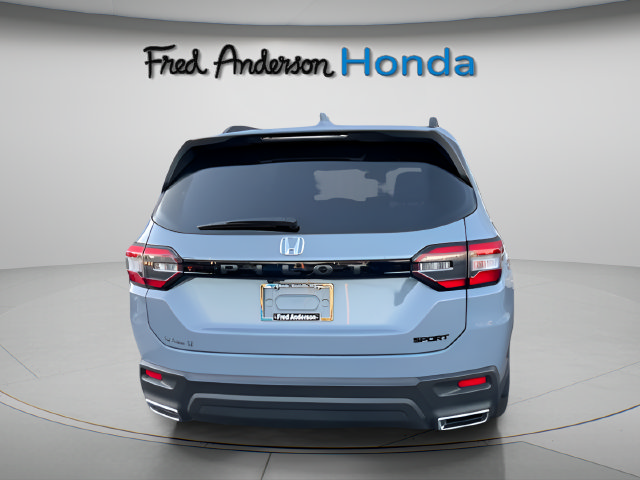 Used 2025 Honda Pilot Sport image 8