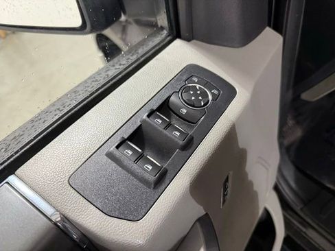 Used 2019 Ford F150 XLT w/ Equipment Group 302A Luxury AWD/4WD image 10