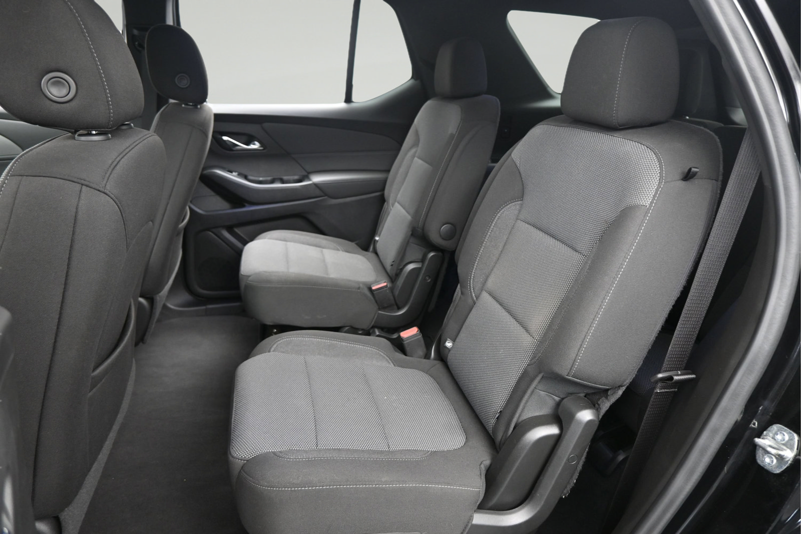 Used 2023 Chevrolet Traverse LT FWD image 11