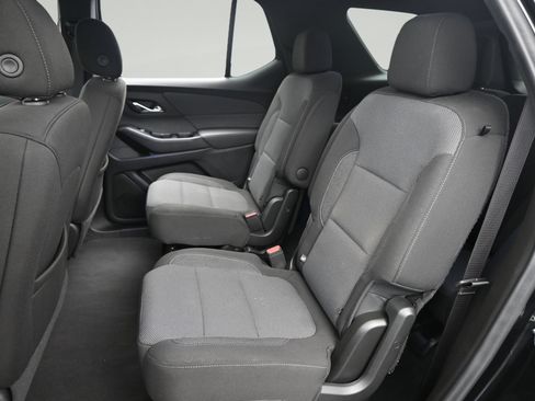 Used 2023 Chevrolet Traverse LT FWD image 11