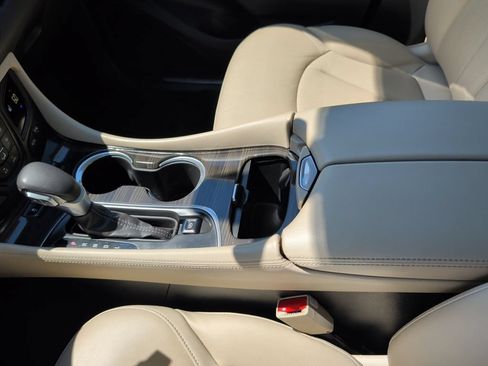 Used 2020 Buick Envision Essence AWD/4WD image 25