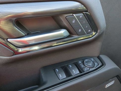 Used 2024 GMC Sierra 2500 AT4 w/ AT4 Premium Plus Package image 12