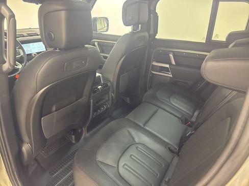 Used 2021 Land Rover Defender 110 X-Dynamic HSE AWD/4WD image 21
