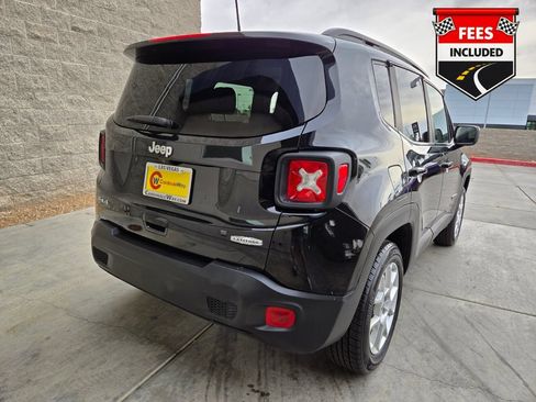 Used 2022 Jeep Renegade Latitude w/ Convenience Group AWD/4WD image 6