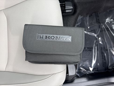 Used 2021 Honda HR-V EX-L image 35