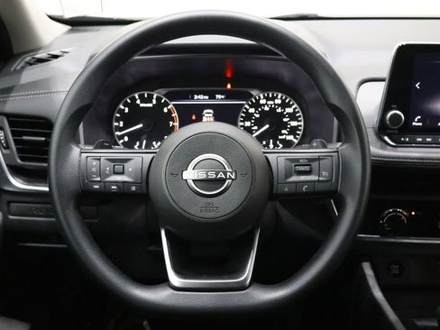 Used 2024 Nissan Rogue S image 22
