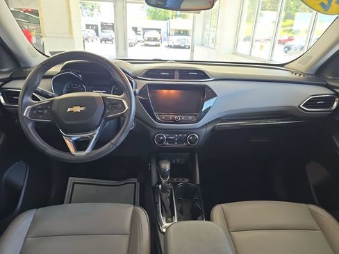 Used 2021 Chevrolet TrailBlazer LT w/ Premium Seating Package AWD/4WD image 11