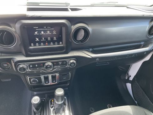 Used 2022 Jeep Wrangler Sport AWD/4WD image 15