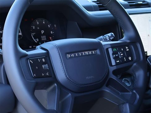 Used 2025 Land Rover Defender 130 V8 image 19