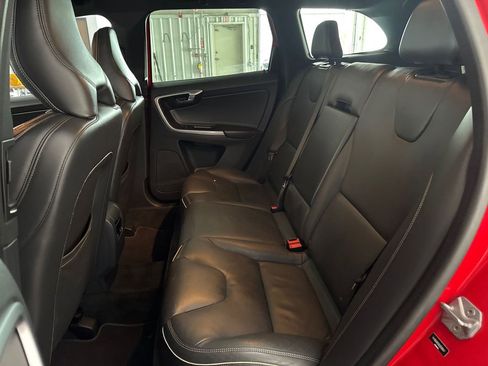 Used 2016 Volvo XC60 T6 R-Design Platinum w/ Climate Package image 17