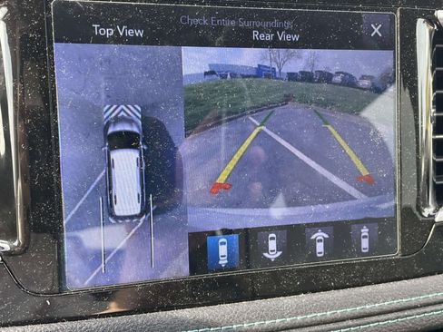 Used 2017 Chrysler Pacifica Platinum image 20