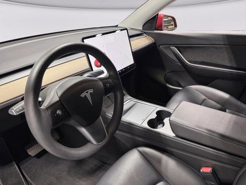 Used 2021 Tesla Model Y Long Range image 17