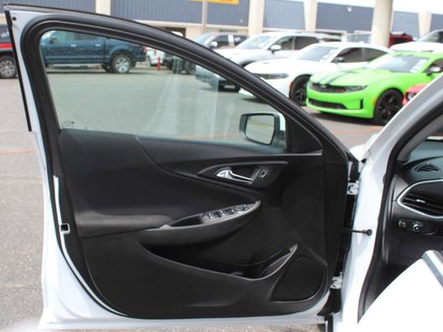 Used 2023 Chevrolet Malibu LT FWD image 18
