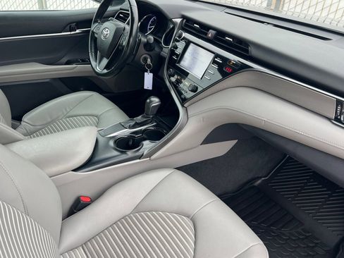 Used 2019 Toyota Camry SE image 12