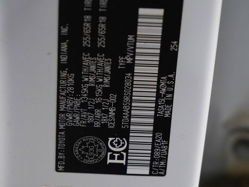 Used 2024 Toyota Grand Highlander XLE image 33