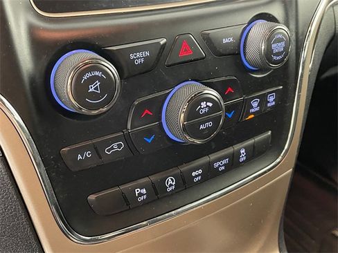 Used 2017 Jeep Grand Cherokee Limited image 9