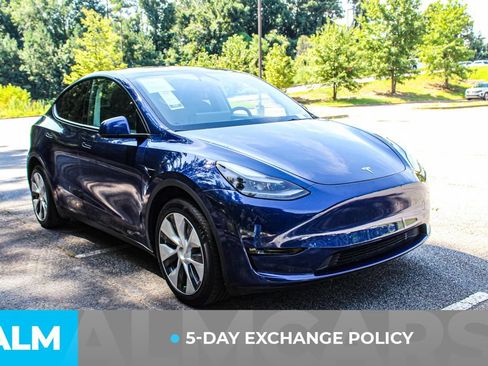 Used 2023 Tesla Model Y Long Range AWD/4WD image 3