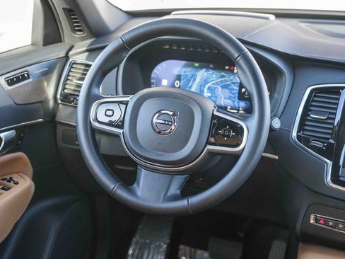 Used 2025 Volvo XC90 T8 Ultra w/ Protection Package Premier AWD/4WD image 17