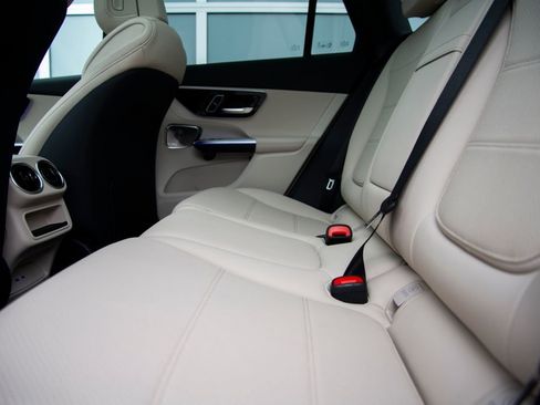 New 2026 Mercedes-Benz GLC 300 4MATIC image 13