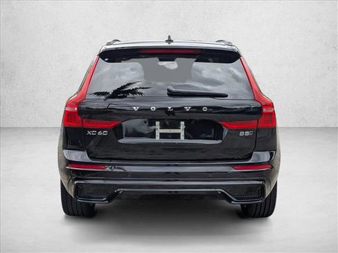 Used 2024 Volvo XC60 B5 Plus image 6