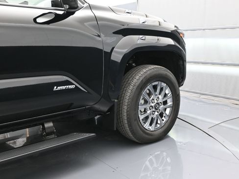 Used 2024 Toyota Tacoma Limited w/ Limited Package (LT) AWD/4WD image 46