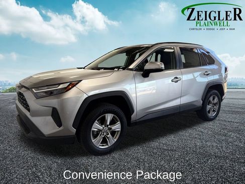 Used 2022 Toyota RAV4 XLE w/ Convenience Package AWD/4WD image 2