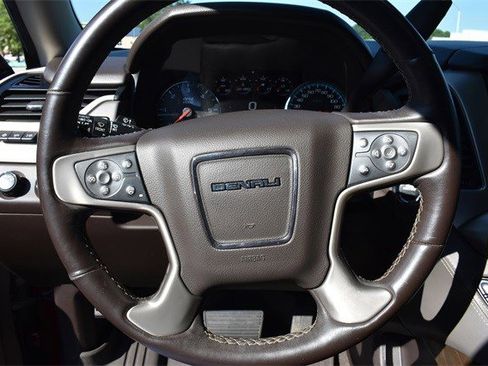 Used 2019 GMC Yukon Denali w/ Denali Ultimate Package image 13