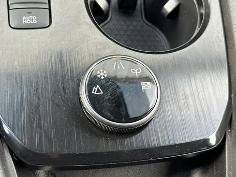 Used 2023 Nissan Rogue SV AWD/4WD image 31