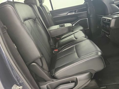 Used 2024 Jeep Wagoneer Series II w/ Flexible Seating Group RWD image 33
