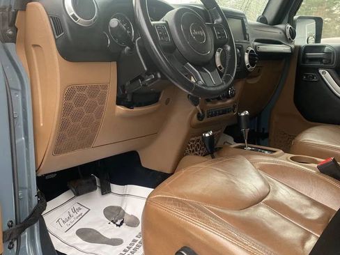 Used 2014 Jeep Wrangler Unlimited Sahara w/ Connectivity Group image 10