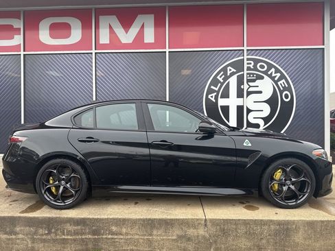 New 2024 Alfa Romeo Giulia Quadrifoglio image 2