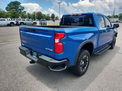 Used 2022 Chevrolet Silverado 1500 ZR2 w/ Technology Package AWD/4WD image 3
