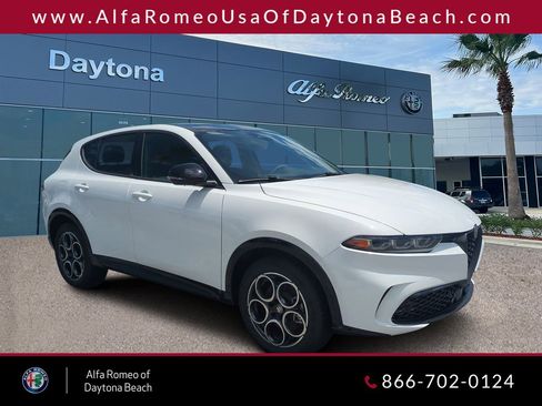 New 2025 Alfa Romeo Tonale image 1
