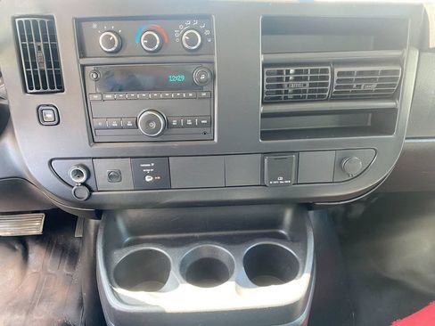 Used 2017 GMC Savana 3500 Extended RWD image 11