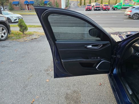 Used 2018 Alfa Romeo Giulia AWD image 10