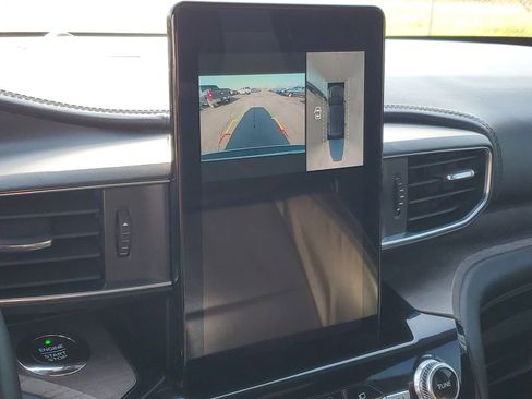 Used 2021 Ford Explorer Platinum AWD/4WD image 19