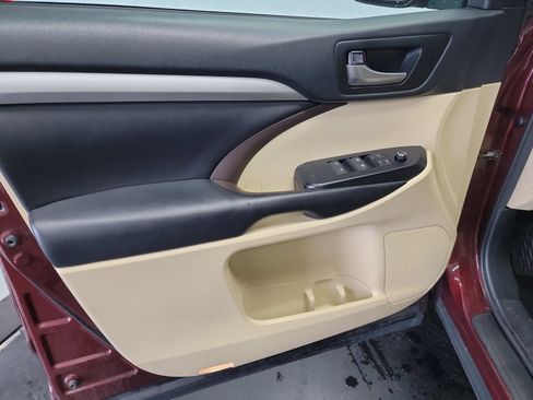 Used 2018 Toyota Highlander XLE w/ Protection Package #3 AWD/4WD image 13