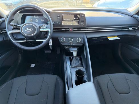New 2026 Hyundai Elantra SE image 22