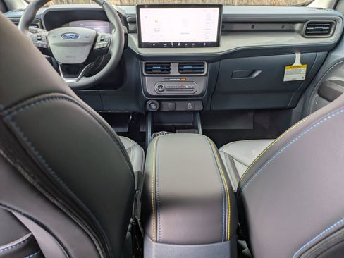 Certified 2025 Ford Maverick Lobo image 27