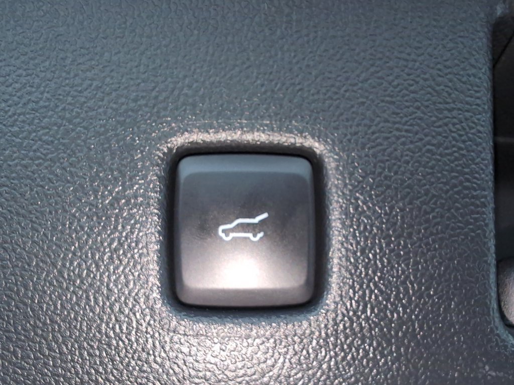 Used 2023 Ford Escape Active w/ Tech Pack #2 AWD/4WD image 11