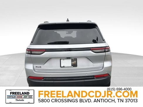 New 2025 Jeep Grand Cherokee Altitude w/ Trailer Tow Package AWD/4WD image 4